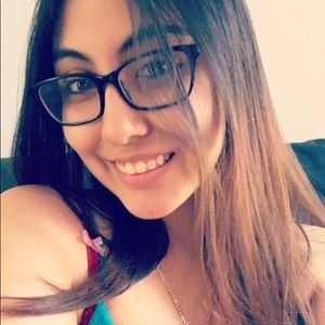 Meet your Posher, Leslie